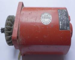 Drehstrommotor 3 Ph 400 V 50 Hz Drehstrommotor 3 Ph 400 V 50 Hz